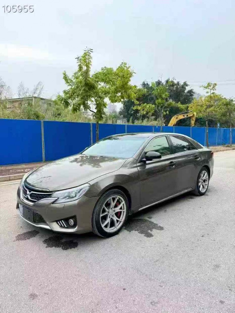 南宁15年丰田锐志2