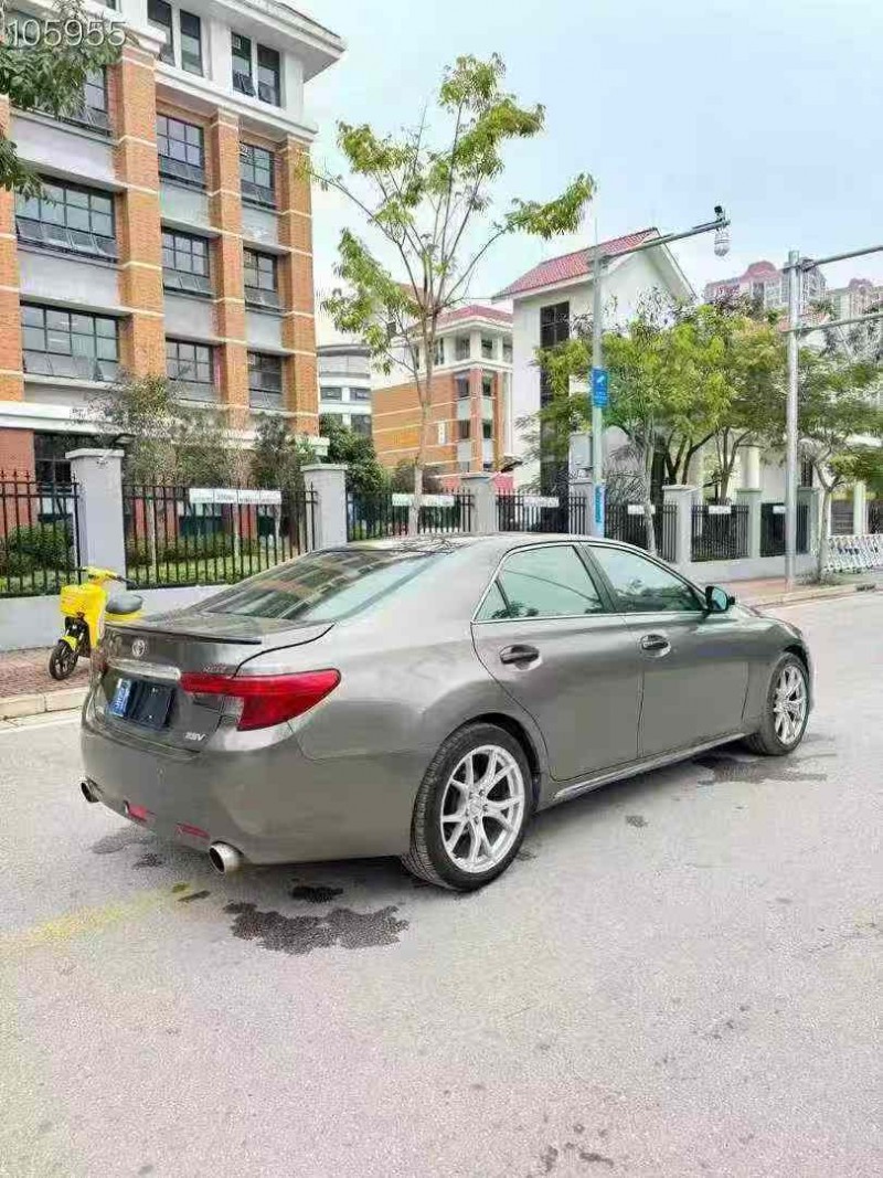 南宁15年丰田锐志7