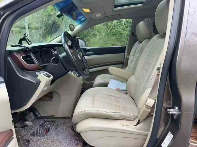 南宁18年别克GL84