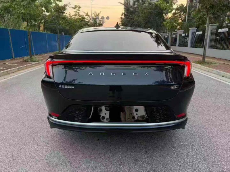 南宁23年极狐汽车阿尔法9