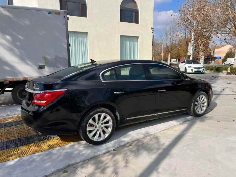 烟台15年别克君越8