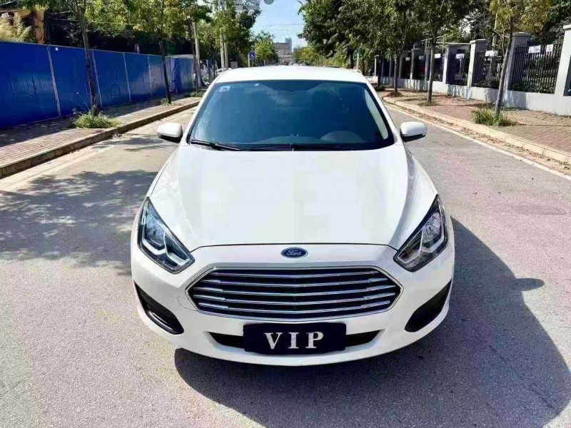 南宁21年福特福睿斯1