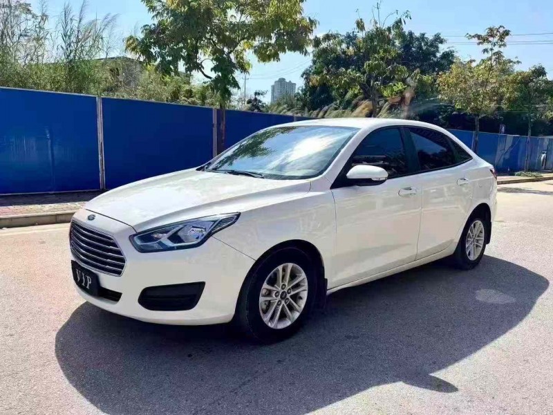 南宁21年福特福睿斯2