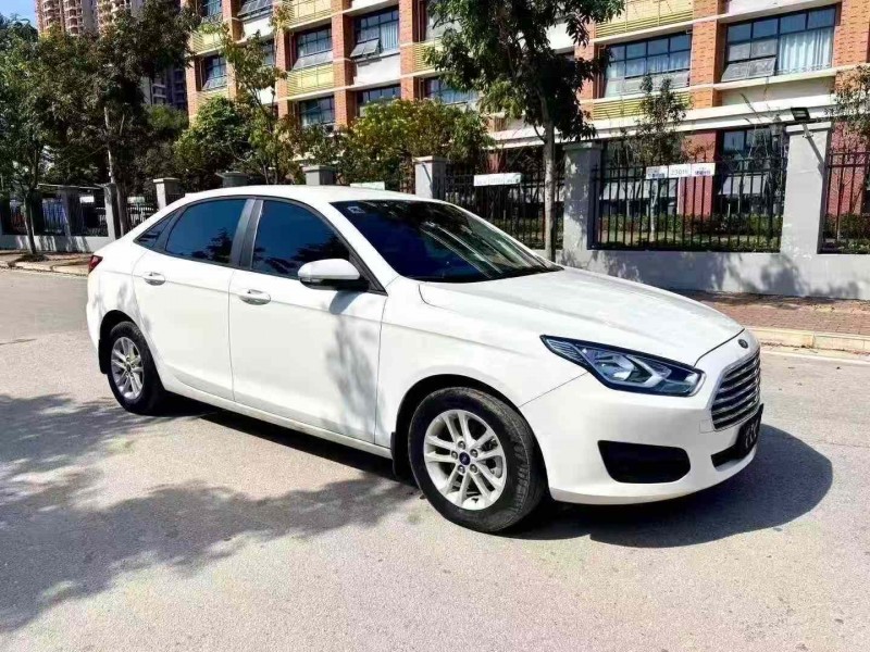 南宁21年福特福睿斯3