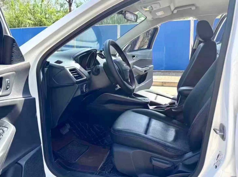 南宁21年福特福睿斯4