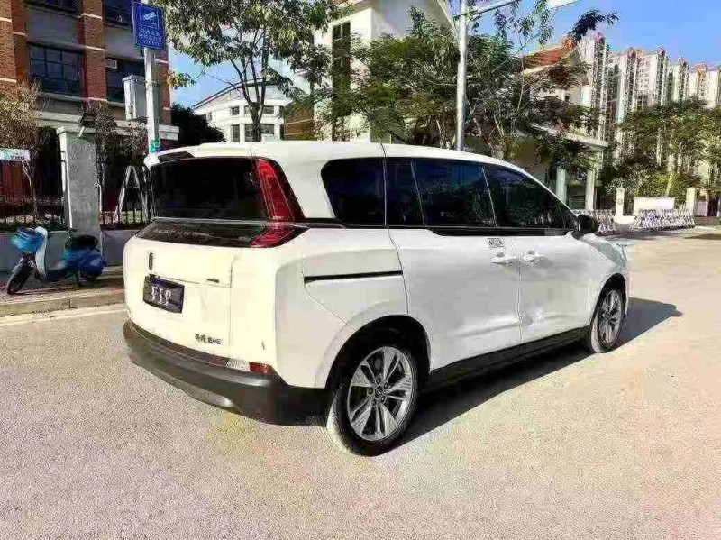 南宁24年奔腾nat8