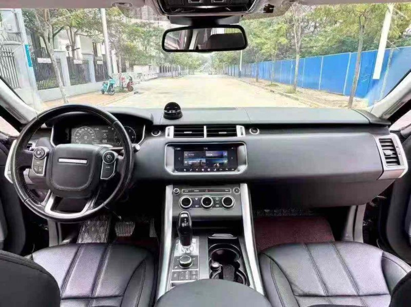 南宁18年路虎揽胜运动5