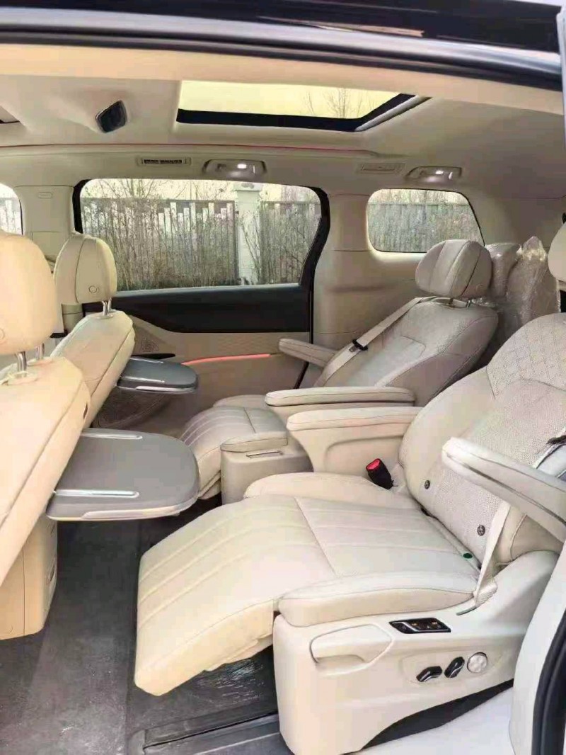 承德25年岚图汽车梦想家6