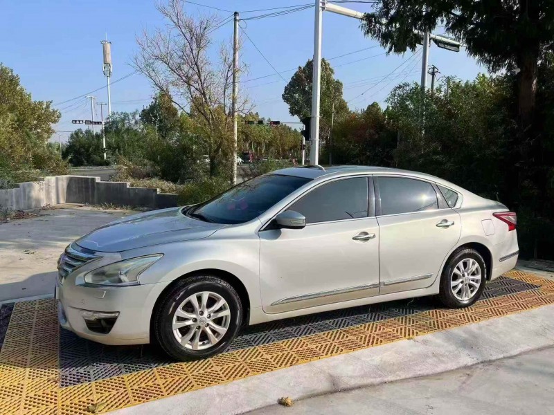 淄博13年日产天籁3