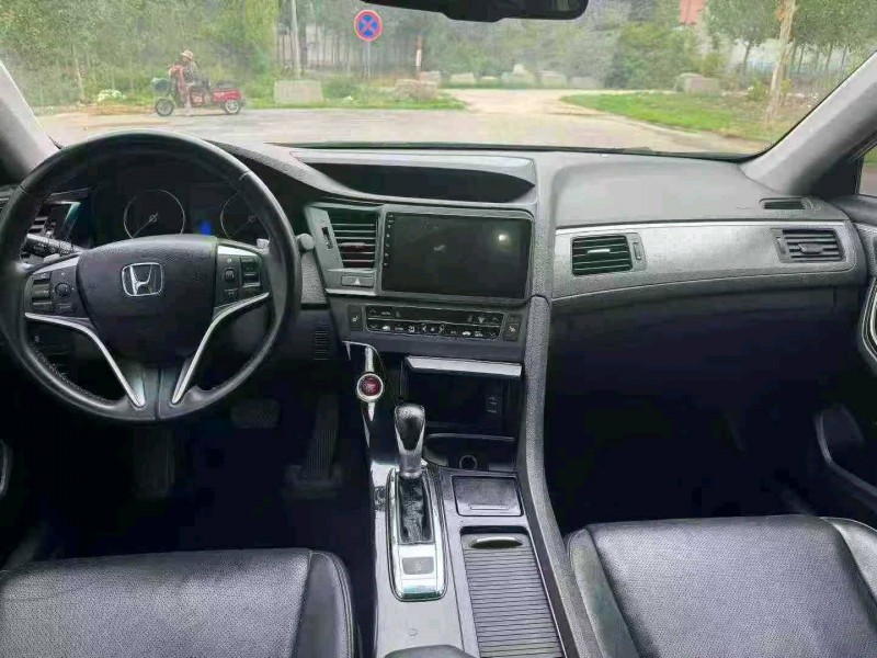 枣庄15年本田思铂睿4