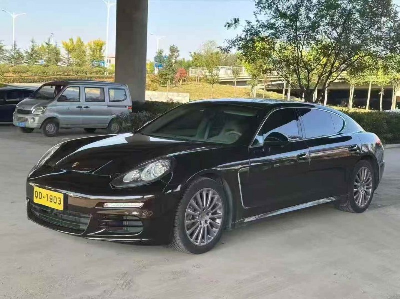 汕头15年保时捷帕拉梅拉3