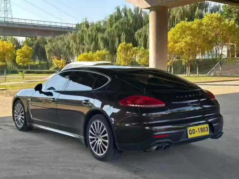 汕头15年保时捷帕拉梅拉7