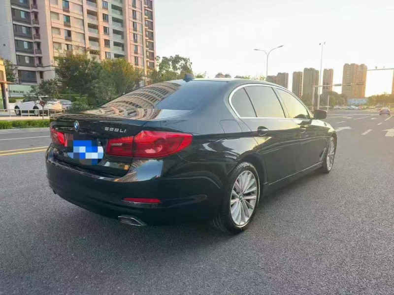 青岛18年宝马5系9