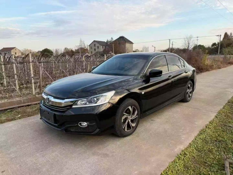 温州18年本田雅阁2