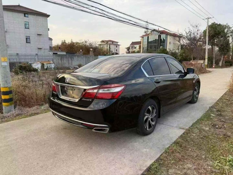 温州18年本田雅阁7