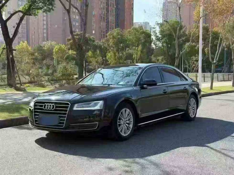 武汉16年奥迪A8L3
