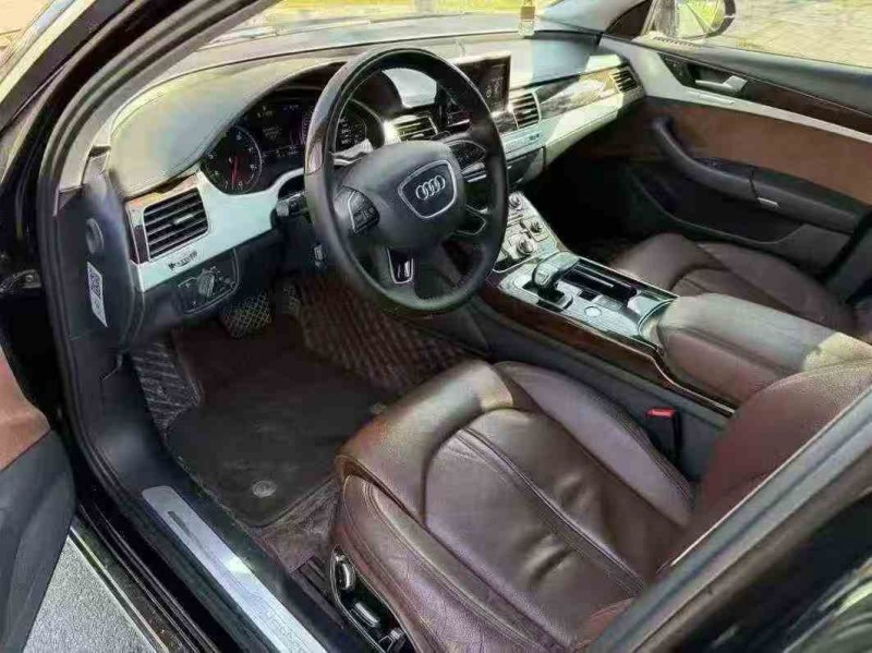 武汉16年奥迪A8L7