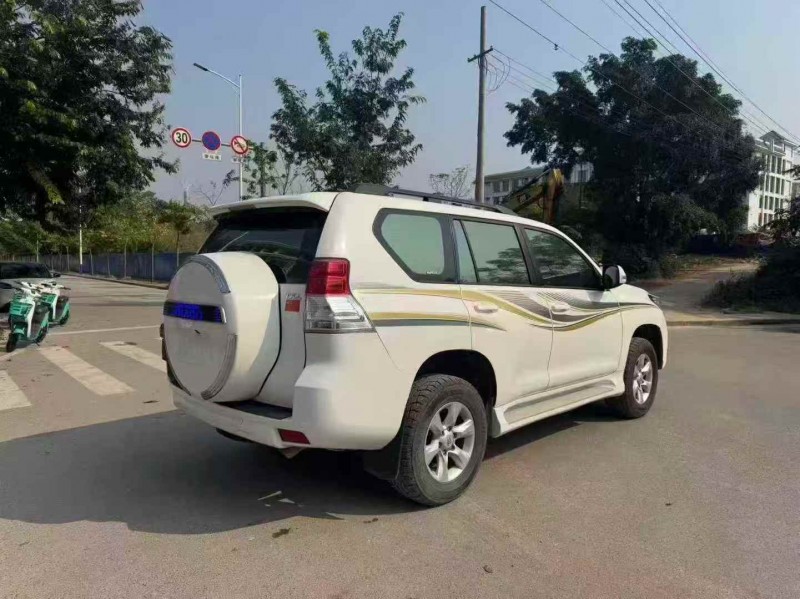 桂林13年丰田普拉多4
