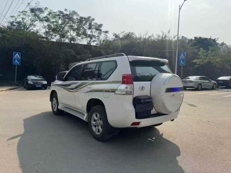 桂林13年丰田普拉多5