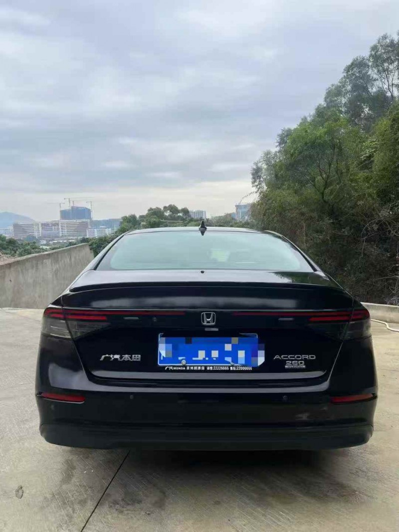 梧州25年本田雅阁8