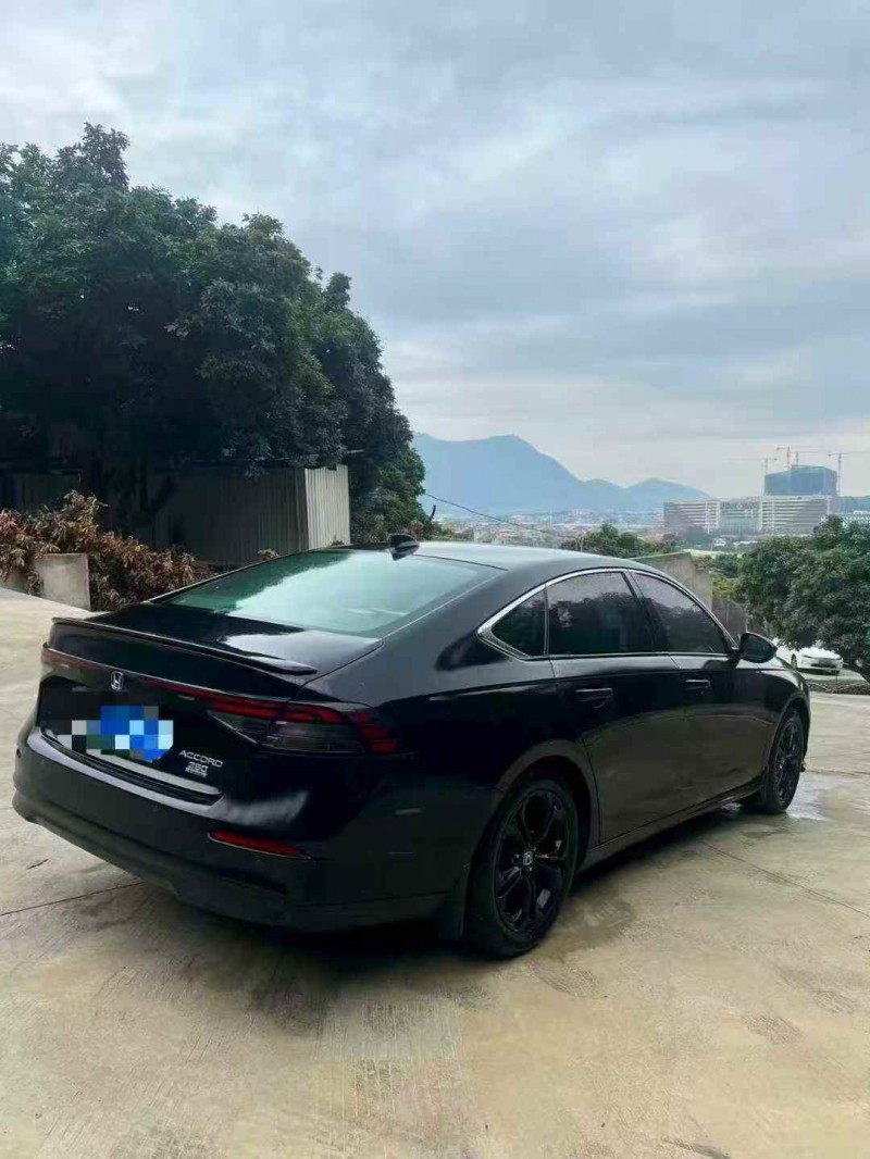 梧州25年本田雅阁9