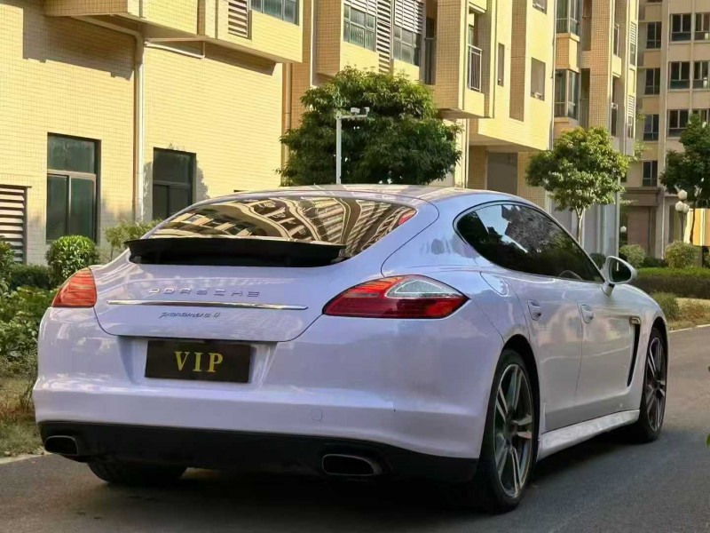 深圳13年保时捷帕拉梅拉8