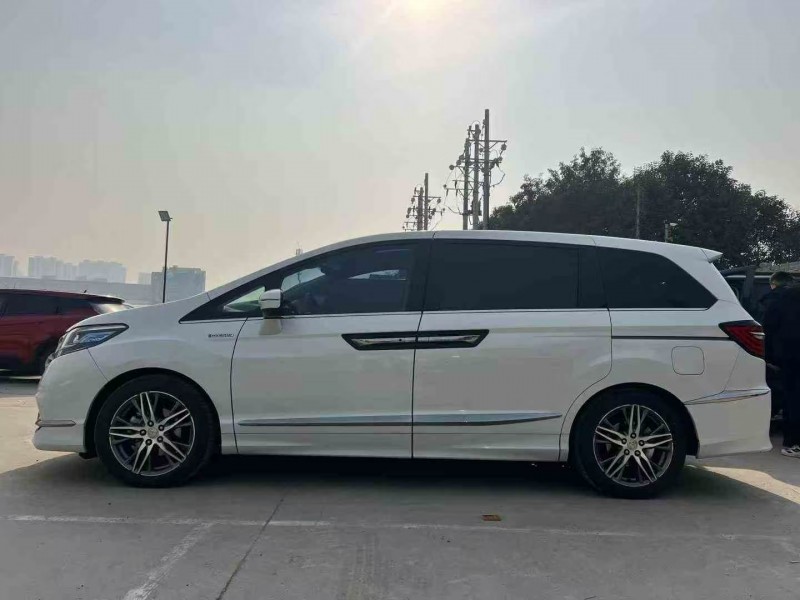 郑州20年本田艾力绅8