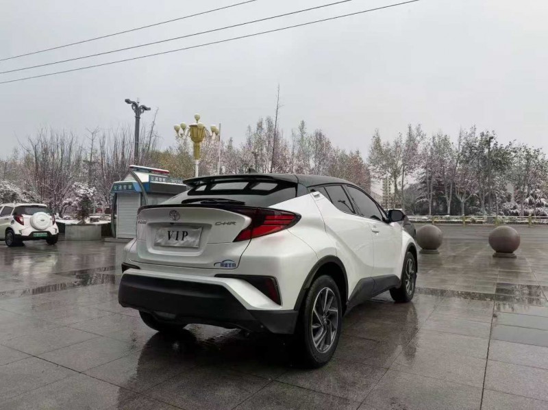 枣庄23年丰田CHR8