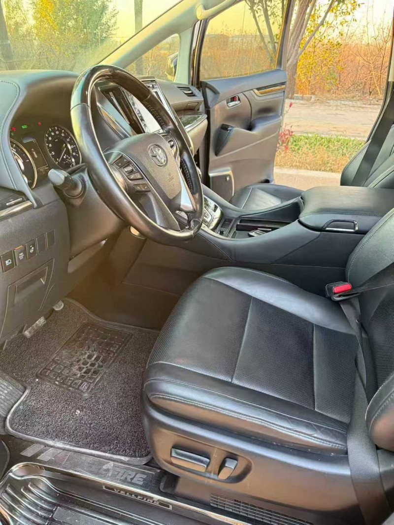 东营20年丰田威尔法8