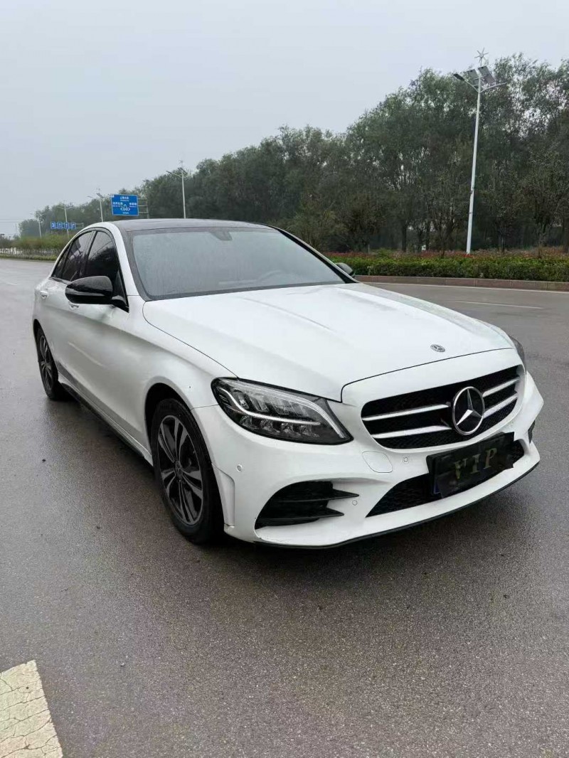 泰安19年奔驰C2