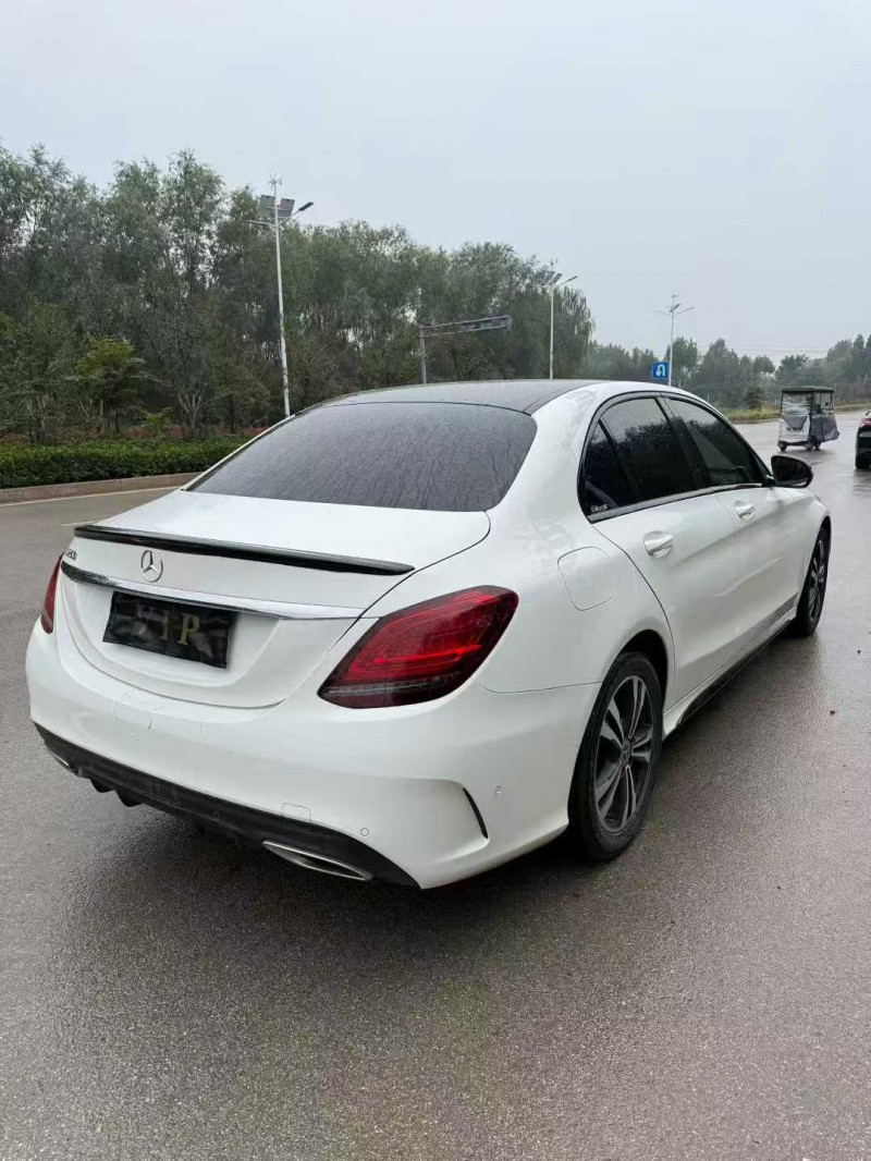 泰安19年奔驰C4