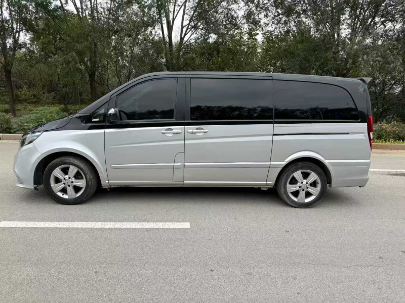 济宁15年奔驰威霆6