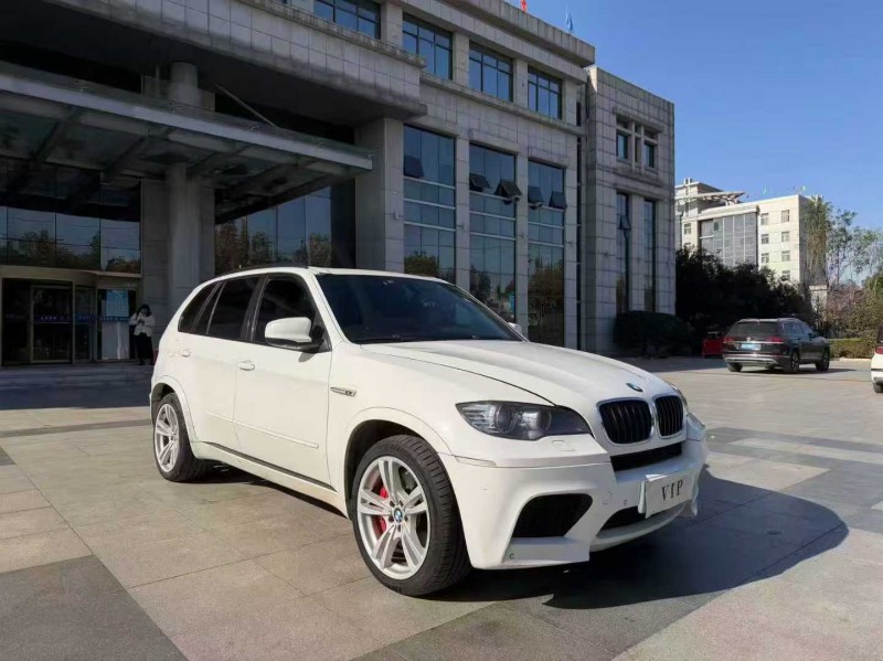 泰安11年宝马X52