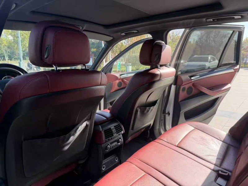 泰安11年宝马X58