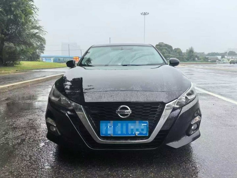 潍坊21年日产天籁1