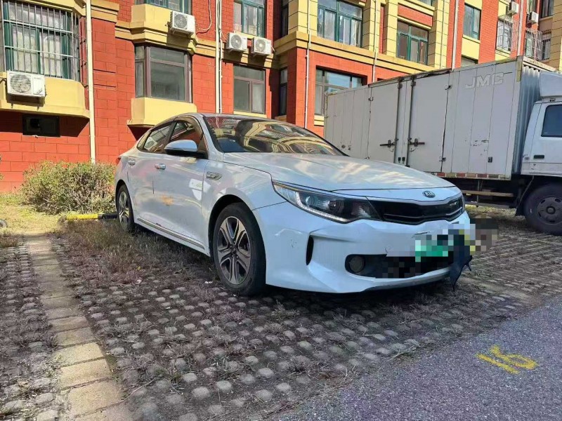 青岛19年起亚K52