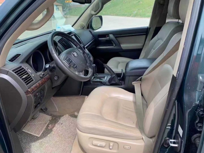 青岛10年丰田兰德酷路泽4