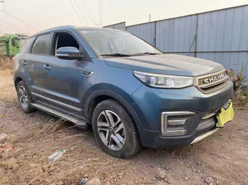 青岛18年长安汽车CS552