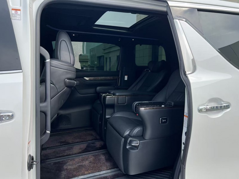 盐城20年丰田埃尔法6