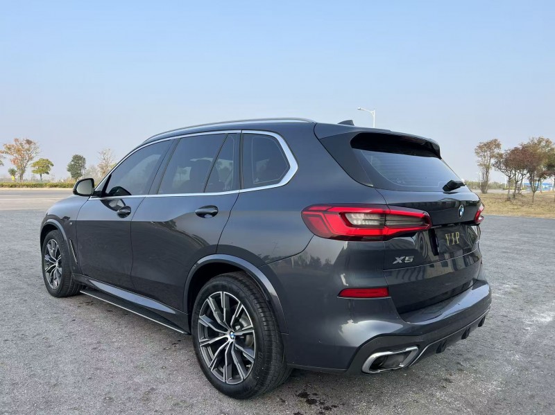 盐城19年宝马X59