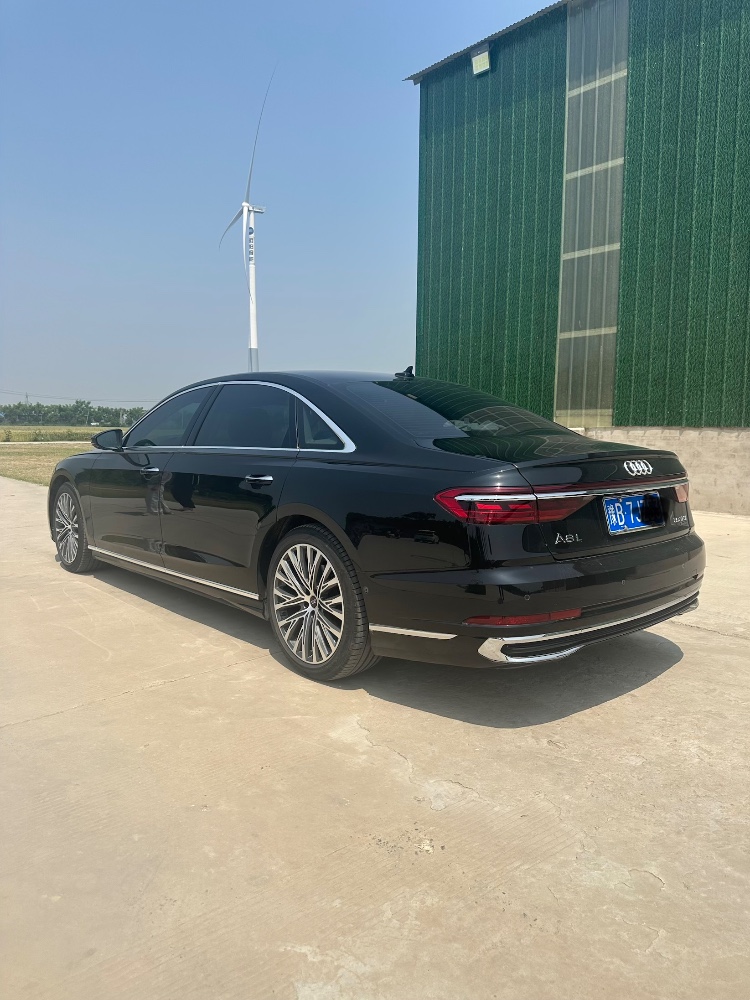 开封24年奥迪A8L2