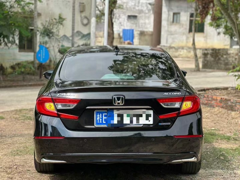 湛江19年本田雅阁9