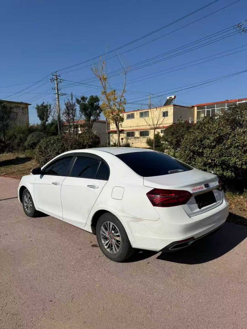 枣庄19年吉利帝豪8