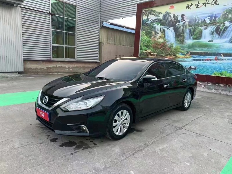 临沂18年日产天籁2