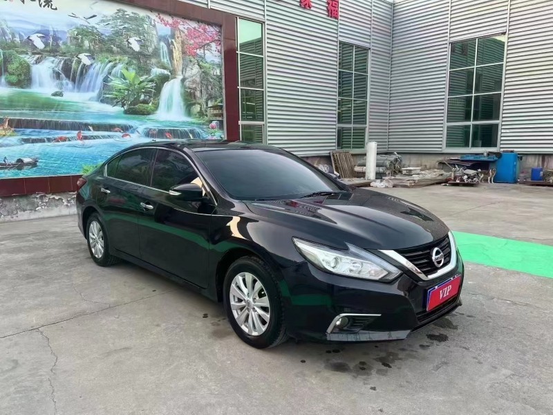 临沂18年日产天籁3