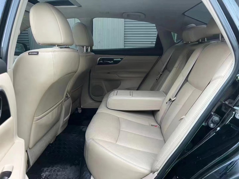 临沂18年日产天籁5