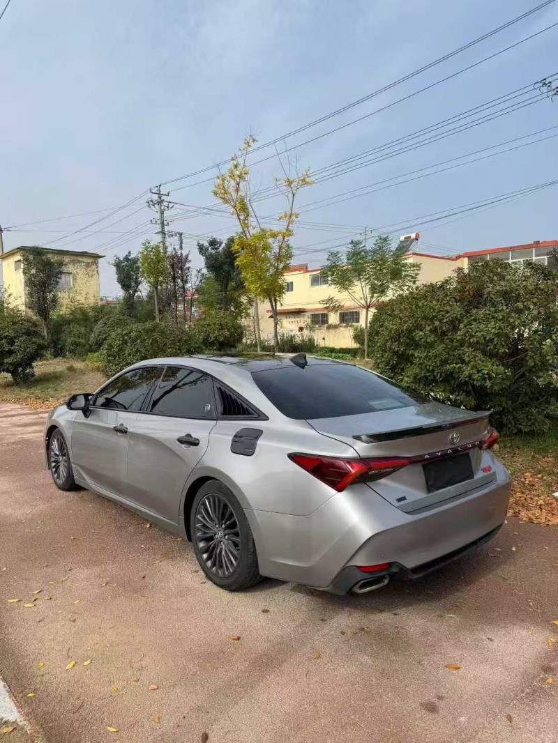 济宁19年丰田亚洲龙7