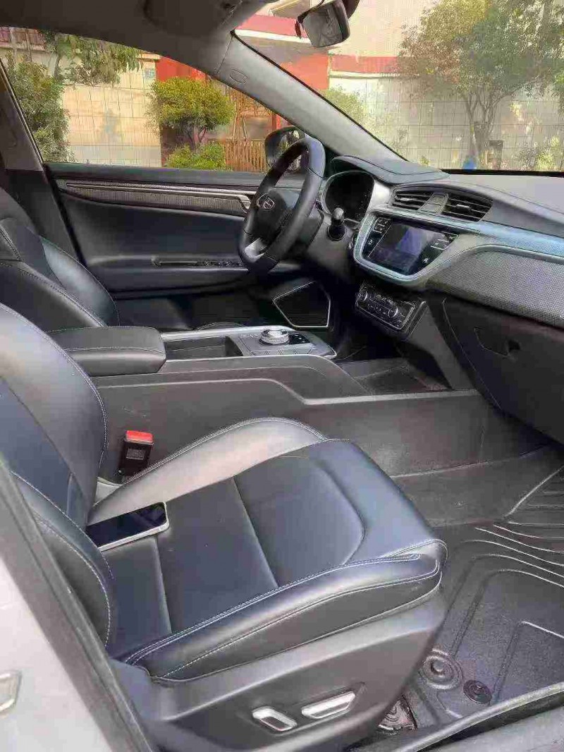 中山23年吉利帝豪5