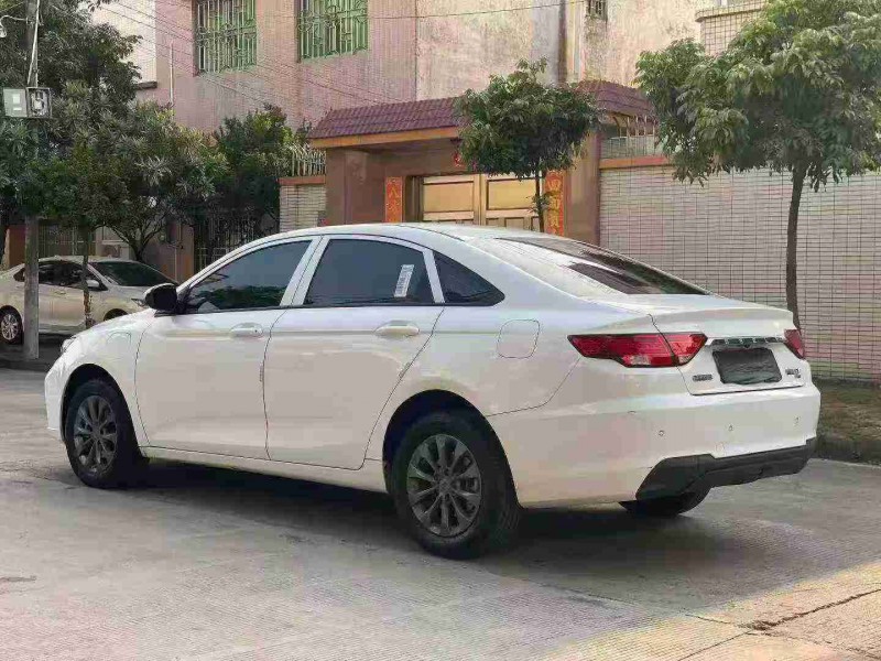 中山23年吉利帝豪8