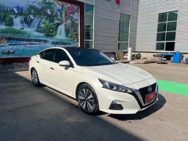 临沂22年日产天籁3